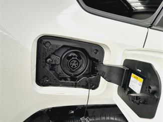 2021 Toyota RAV4 - Thumbnail