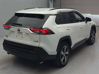 2021 Toyota RAV4 - Thumbnail