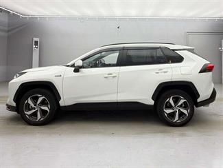 2021 Toyota RAV4 - Thumbnail
