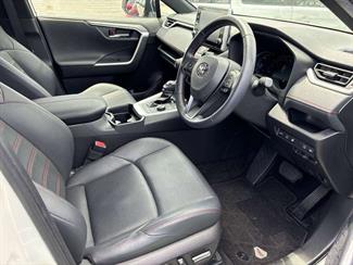 2021 Toyota RAV4 - Thumbnail