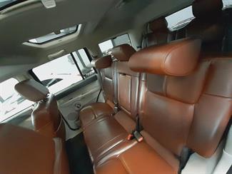 2006 Jeep Commander - Thumbnail