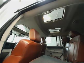 2006 Jeep Commander - Thumbnail