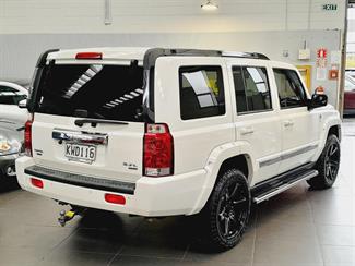 2006 Jeep Commander - Thumbnail