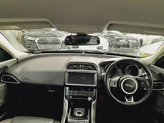 2017 Jaguar XE - Thumbnail