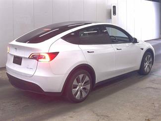 2023 Tesla Model Y - Thumbnail