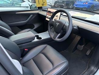 2023 Tesla Model Y - Thumbnail