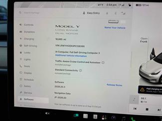 2023 Tesla Model Y - Thumbnail