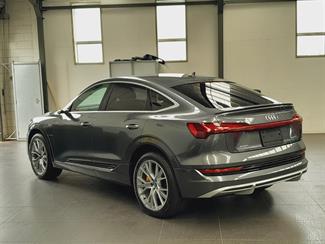 2021 Audi E-tron - Thumbnail
