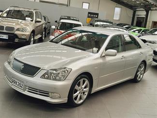 2004 Toyota Crown - Thumbnail