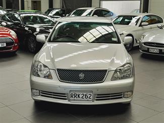2004 Toyota Crown - Thumbnail
