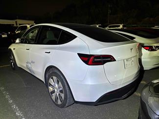 2022 Tesla Model Y - Thumbnail