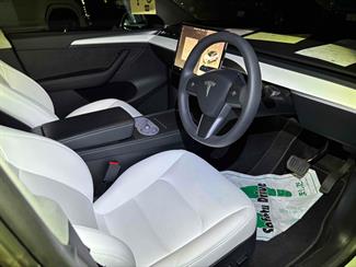 2022 Tesla Model Y - Thumbnail