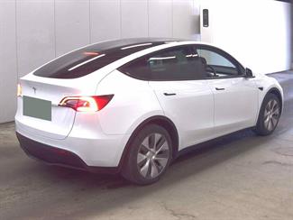 2022 Tesla Model Y - Thumbnail