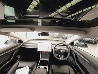 2021 Tesla Model 3 - Thumbnail