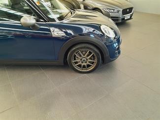 2017 Mini Cooper - Thumbnail
