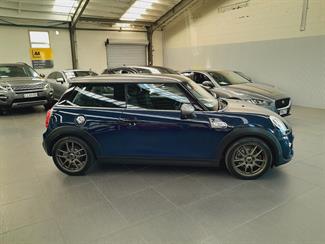 2017 Mini Cooper - Thumbnail
