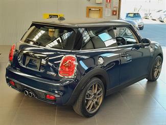 2017 Mini Cooper - Thumbnail