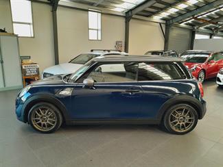 2017 Mini Cooper - Thumbnail