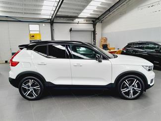 2020 Volvo XC40 - Thumbnail