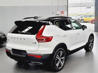 2020 Volvo XC40 - Thumbnail