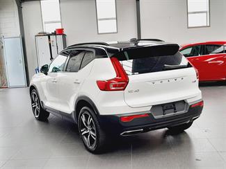 2020 Volvo XC40 - Thumbnail