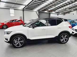 2020 Volvo XC40 - Thumbnail