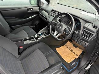 2019 Nissan Leaf - Thumbnail