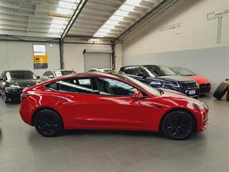 2021 Tesla Model 3 - Thumbnail