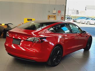 2021 Tesla Model 3 - Thumbnail