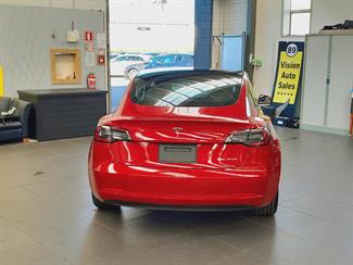 2021 Tesla Model 3 - Thumbnail