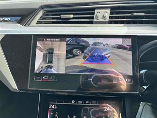 2023 Audi Q8 - Thumbnail