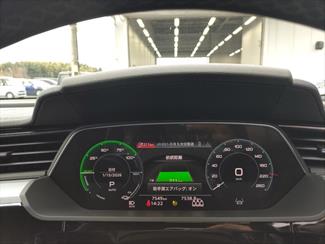 2023 Audi Q8 - Thumbnail