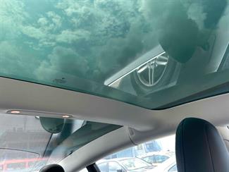 2019 Tesla Model 3 - Thumbnail