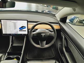 2019 Tesla Model 3 - Thumbnail