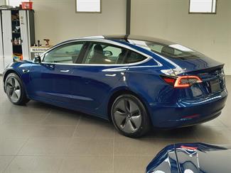 2019 Tesla Model 3 - Thumbnail