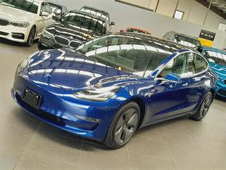 2019 Tesla Model 3 - Thumbnail