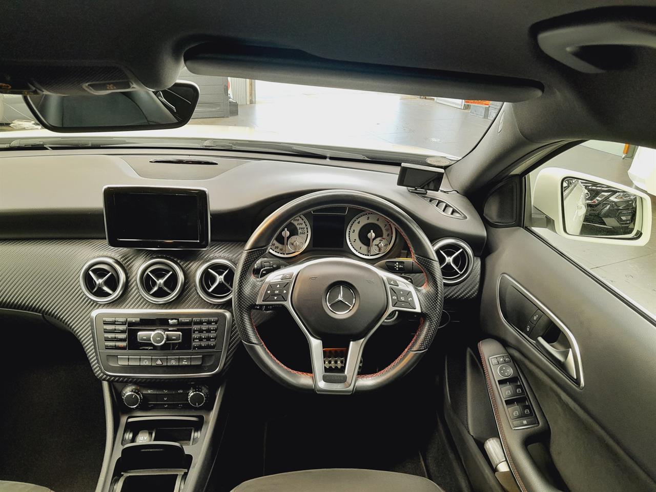 2015 Mercedes-Benz A 180