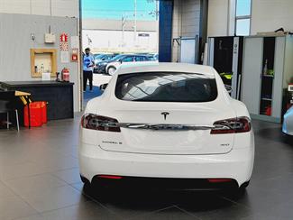 2016 Tesla Model S - Thumbnail