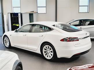 2016 Tesla Model S - Thumbnail