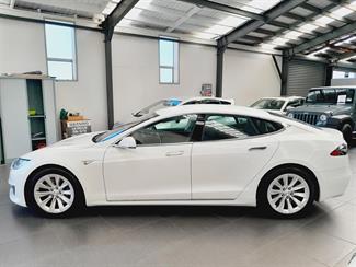 2016 Tesla Model S - Thumbnail
