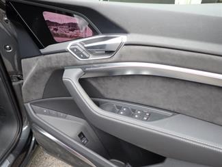 2021 Audi E-tron - Thumbnail