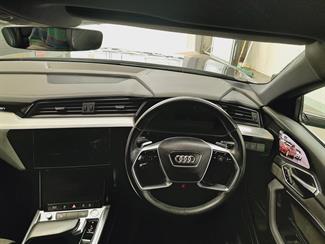 2021 Audi E-tron - Thumbnail