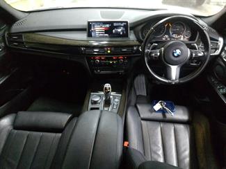 2017 BMW X5 - Thumbnail