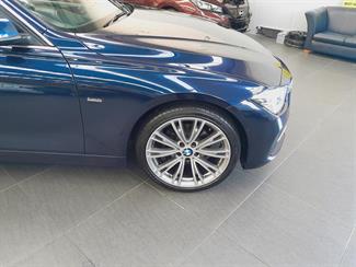 2018 BMW 320i - Thumbnail