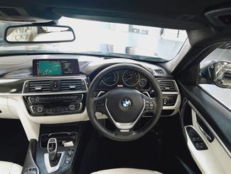 2018 BMW 320i - Thumbnail