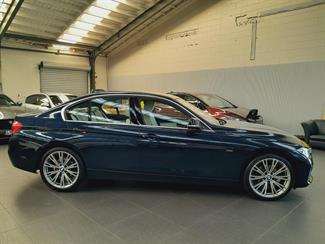 2018 BMW 320i - Thumbnail