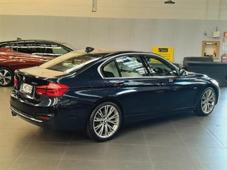 2018 BMW 320i - Thumbnail