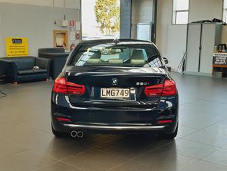 2018 BMW 320i - Thumbnail