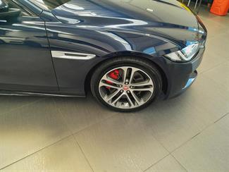 2016 Jaguar XE - Thumbnail