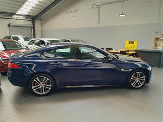 2016 Jaguar XE - Thumbnail